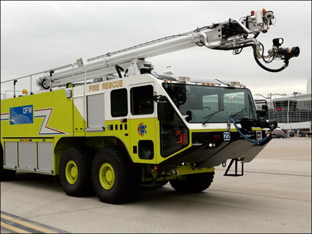 Oshkosh Striker 4500 06