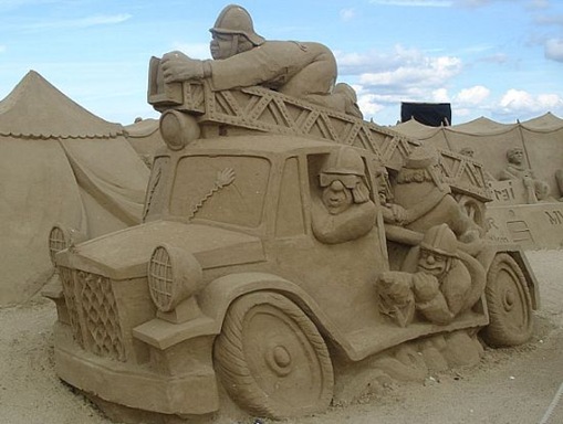 فن النحت على الرمال Sand-sculpture-30_sxHX1_11446_thumb%5B4%5D
