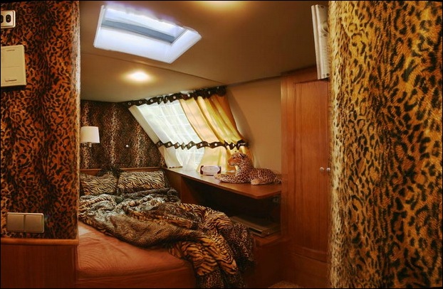 luxury yacht for the Siberian governor 05 luxury yacht for the Siberian governor 05