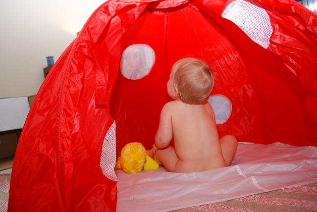 [2009-02-15 Myron & red tent 005[4].jpg]