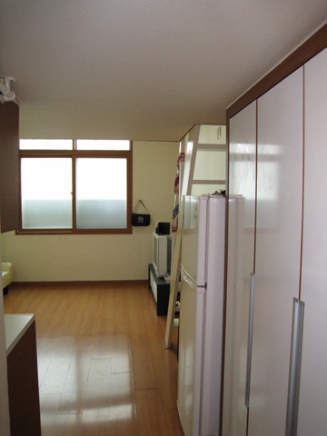 [Korean Apartment 07 [1024x768][2].jpg]