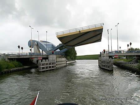 netherlands-bridges-2b-0209.jpg