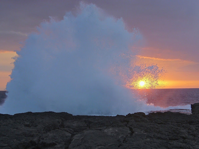 Strong%20Surf%2C%20Wawaloli%20Beach%2C%20Kailua-Kona%2C%20Hawaii
