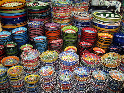 Colorful bowls in the Grand Bazaar in Istanbul