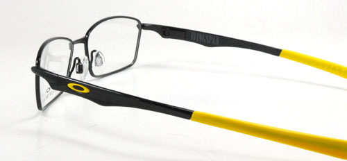 オークリーフレームの新作!LIVESTRONG&DUCATシリーズ オークリーフレームの新作!LIVESTRONG&DUCATシリーズ