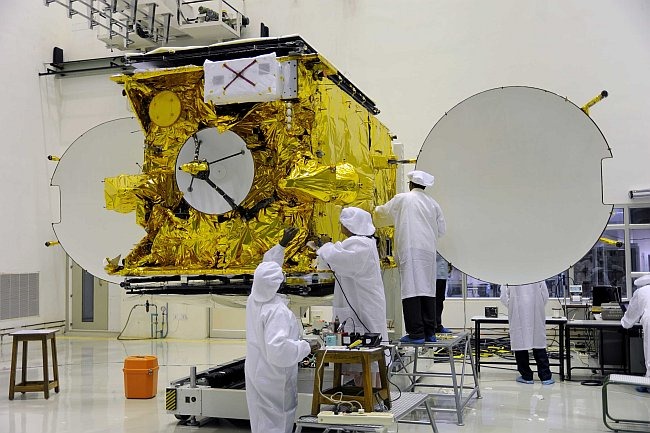 Scientists & Engineers working on the GSTA-5P satellite, which was on board the aborted GSLV F06 launch mission