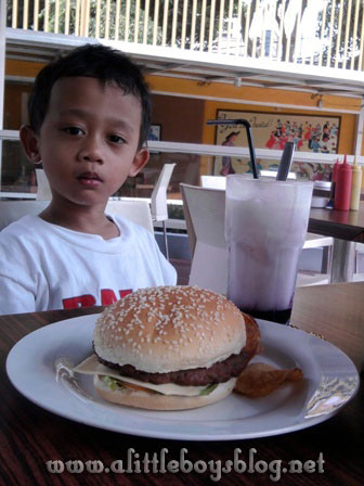 Cheeseburger and Milkshake Cheeseburger and milkshake