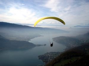 [paragliding - annecy - francetrabelguide-com[5].jpg]