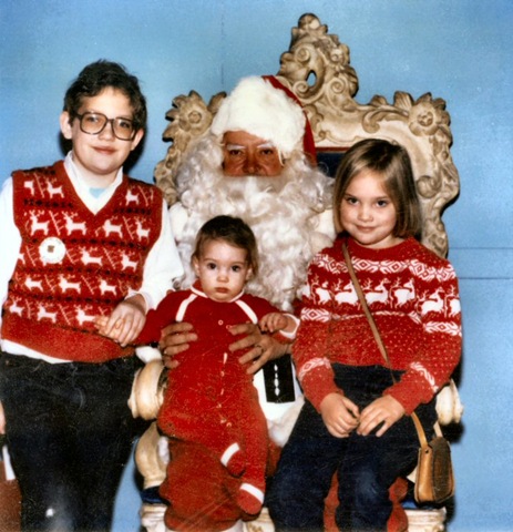[1985 12 Niels, Elinor and Cordelia with Dayton's Santa[2].jpg]