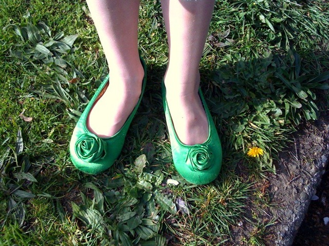 [Niamh's green shoes[4].jpg]