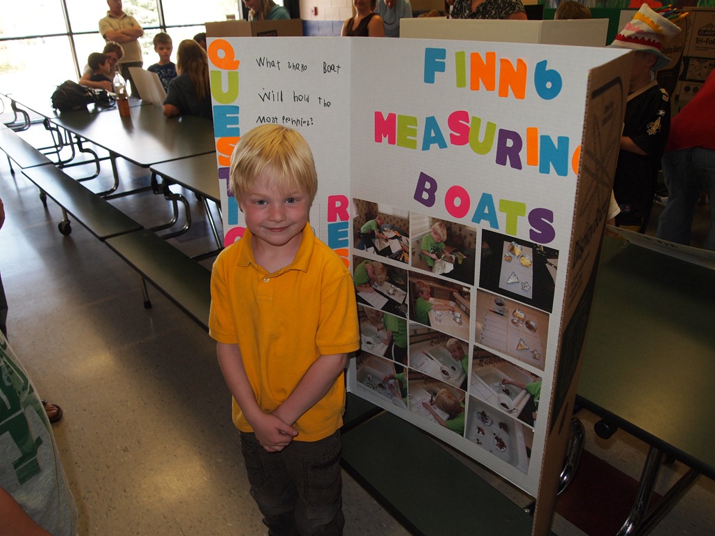 [Finn's kindysciencefair 002[5].jpg]