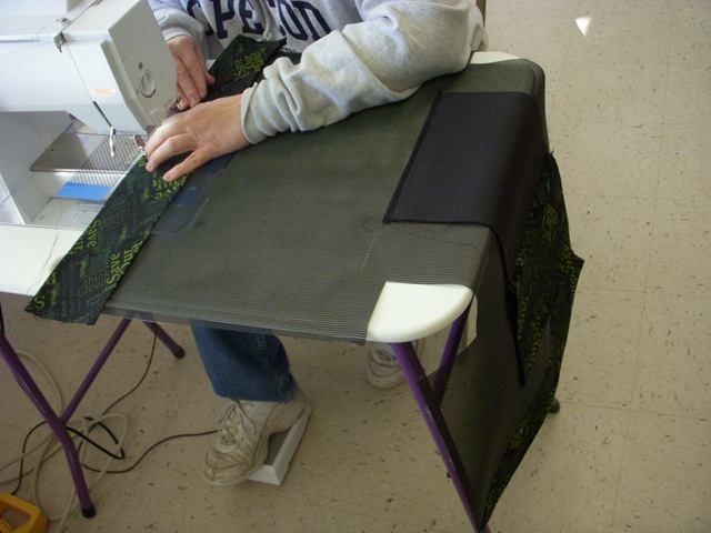 [Sewing the top trim[2].jpg]