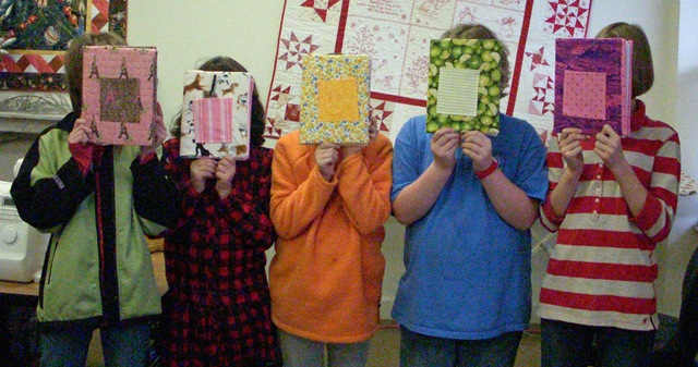 [1209 Kids with their Notebooks[2].jpg]