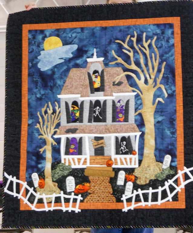 [Lisa's Halloween Quilt[4].jpg]