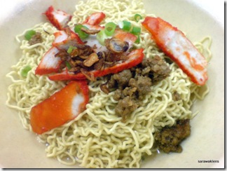 Kuching_kolo_mee