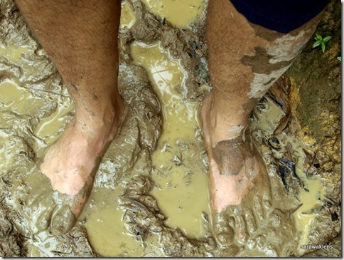 Trekking_on_muddy_trails_03 Trekking_on_muddy_trails_03