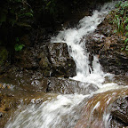 La primera cascada en el camino