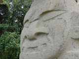 Detalle de la estatua femenina