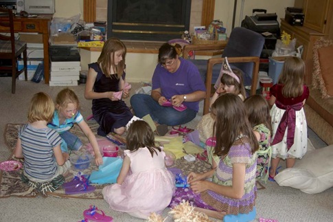[2010_0602_Brenna-birthdayteaparty-29w[2].jpg]