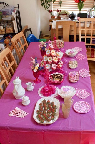 [2010_0602_Brenna-birthdayteaparty-3w[2].jpg]