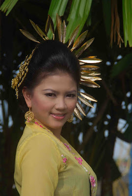 Traditional Japanese Wedding Dress | eHow.com