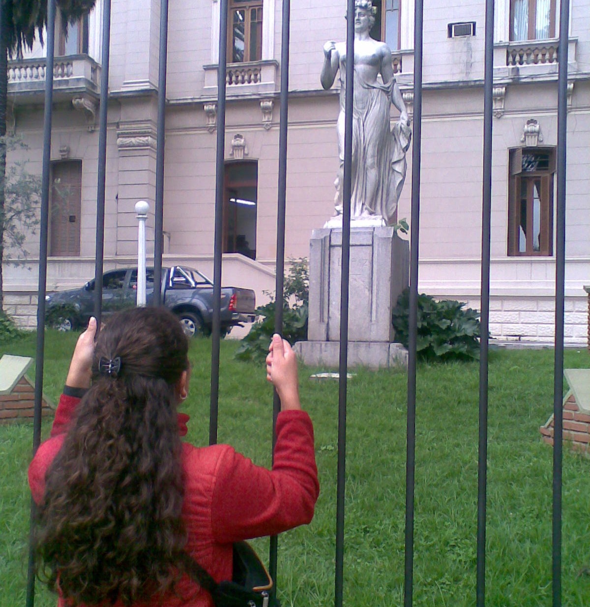 [Rejas Casa de Gobierno - 15_03_11 (5)[8].jpg]