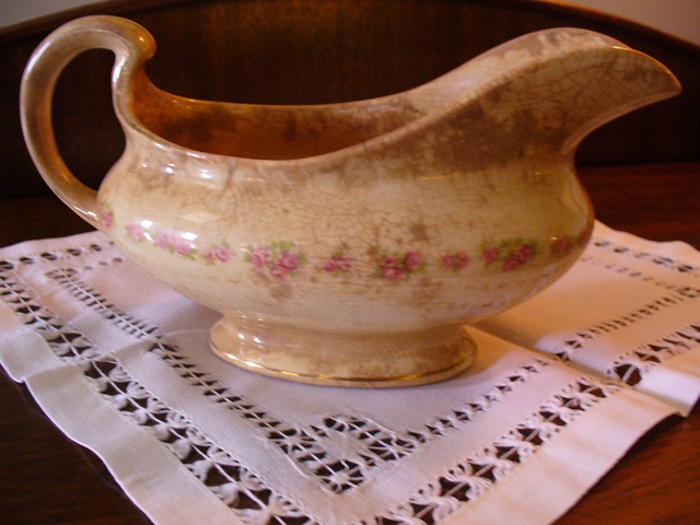 [ma idas gravy boat 001[4].jpg]