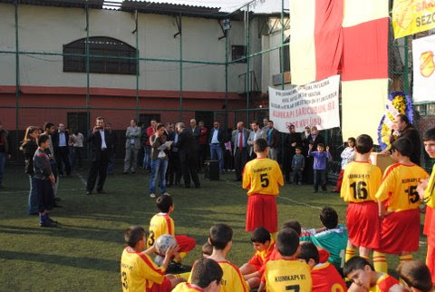 Kumkap Sarubuk 81 Spor Kulb 2010 - 2011 Sezon Al ( 21.11.2010 ) Resmi Byk grmek iin ltfen Resimin zerine tklaynz...