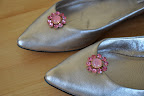 A trial with the pink clips from the flea market.