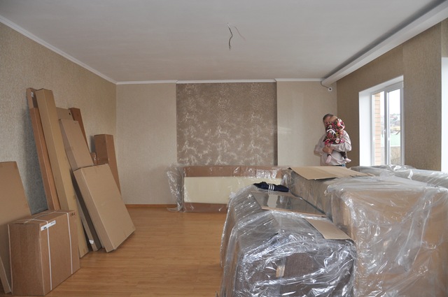 [LivingRoom2.jpg]