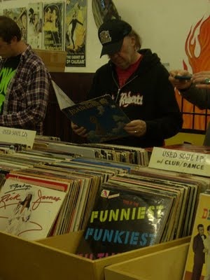 [neil-young-record-store[3].jpg]