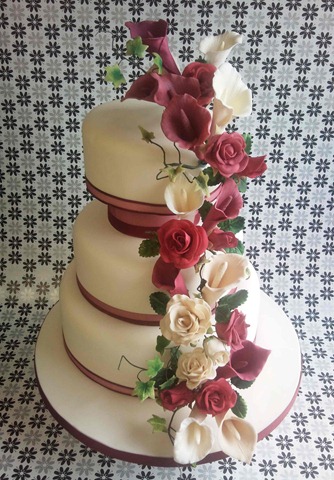 [3-tier-Handmade-mixed-flowers-wedding-cake[4].jpg]