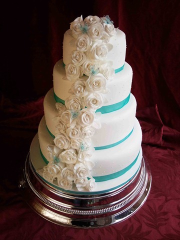 [4-tier-Rose-cascade-wedding-cake[2].jpg]