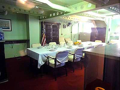 [captain-cabin-diningroom[5].jpg]