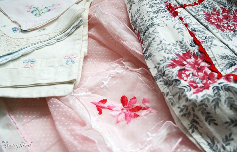 [Linens and aprons[2].jpg]