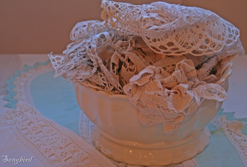 [Bowl with doilies[2].jpg]