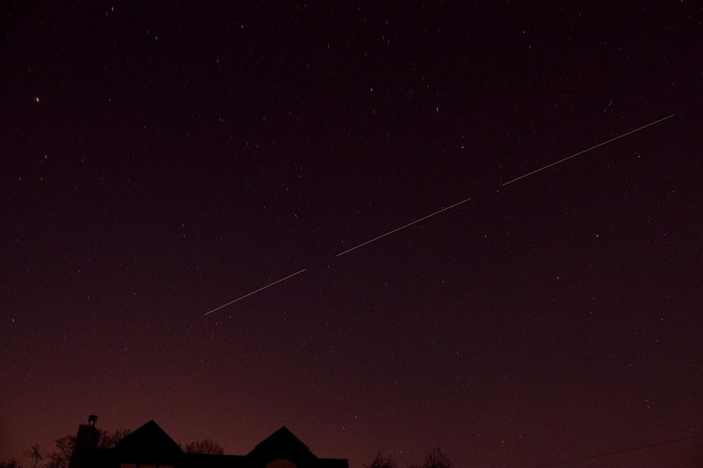 IMAGE: http://lh5.ggpht.com/_FqTNmgNQHz8/S8TmnhlCbTI/AAAAAAAAJuA/6GHzBwXNlt8/s1024/ISSMerge4-12-10.jpg