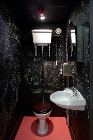 [Apartmenttherapy, Skoltavelfärg.jpg]
