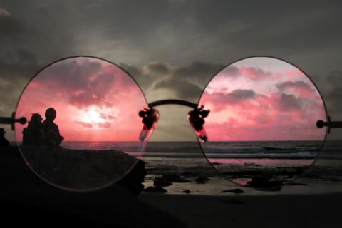 glasses_color.jpg (480×320)