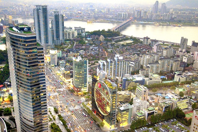 [View_of_Han_River_in_Seoul_from_the_World_Trade_Center.jpg]