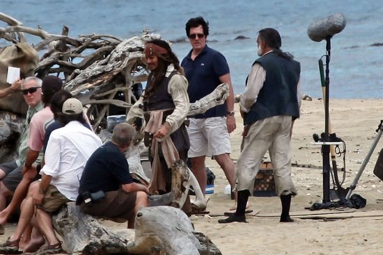 [Johnny Depp A Karib-tenger kalózai 4 forgatásán 002[4].jpg]