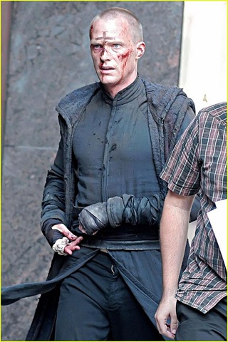 [Újabb Priest képek 1[4].jpg]