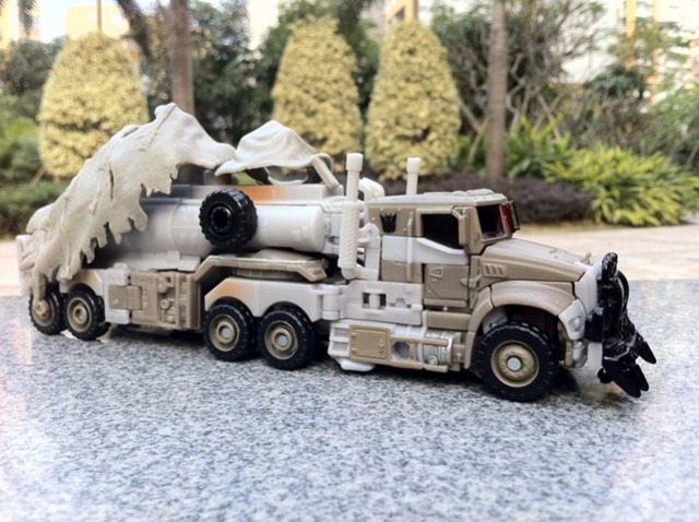 TF 3 Toy 03