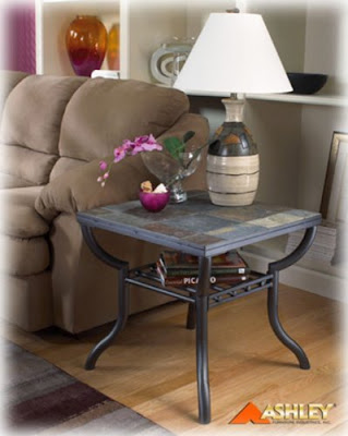 Antigo End Table
