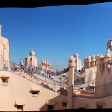 <-- La Pedrera