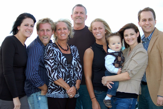 [family beach portraits-4[4].jpg]