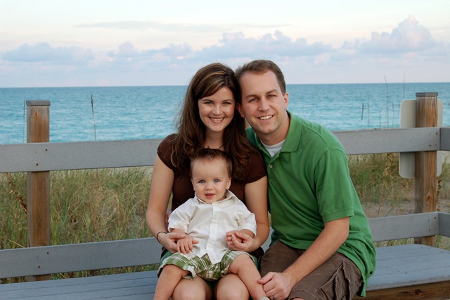 [family beach portraits-3[3].jpg]
