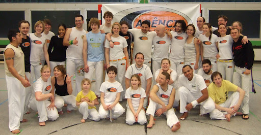 http://lh5.ggpht.com/_GLq3S_tLW8w/S9q4DL-6YfI/AAAAAAAABKE/i5D0xTseTxA/s512/cadencia.jpg