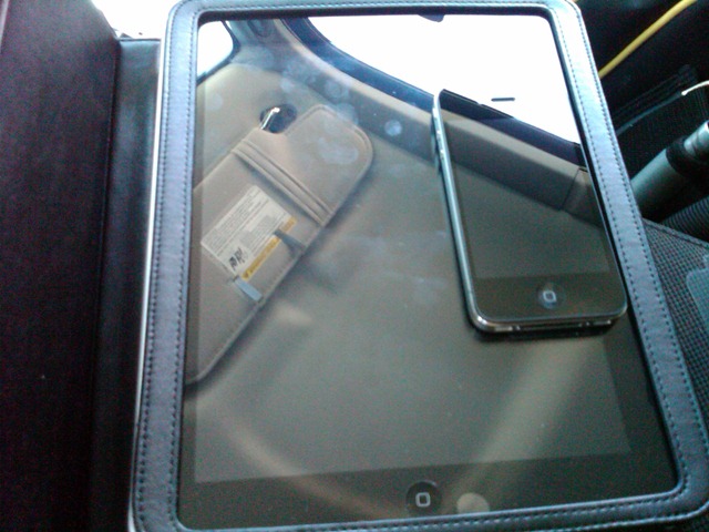 [iPad and iPhone 4g[8].jpg]