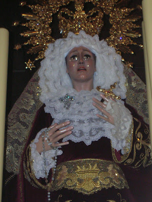 La Virgen de La Salud en primer plano, donde se aprecia el fajín en oro a estrenar. Foto: Pozoblanco News, las noticias y la actualidad de Pozoblanco * www.pozoblanconews.blogspot.com